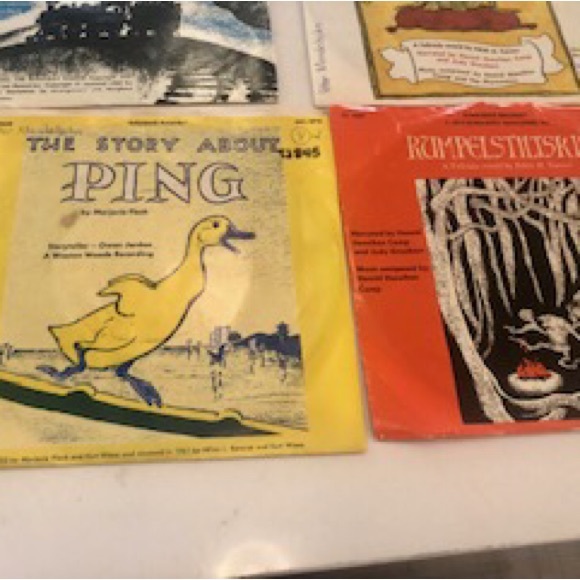 Vintage from 70s 13 Children’s records 331/2 rpm 13 of them with jackets - Picture 9 of 10
